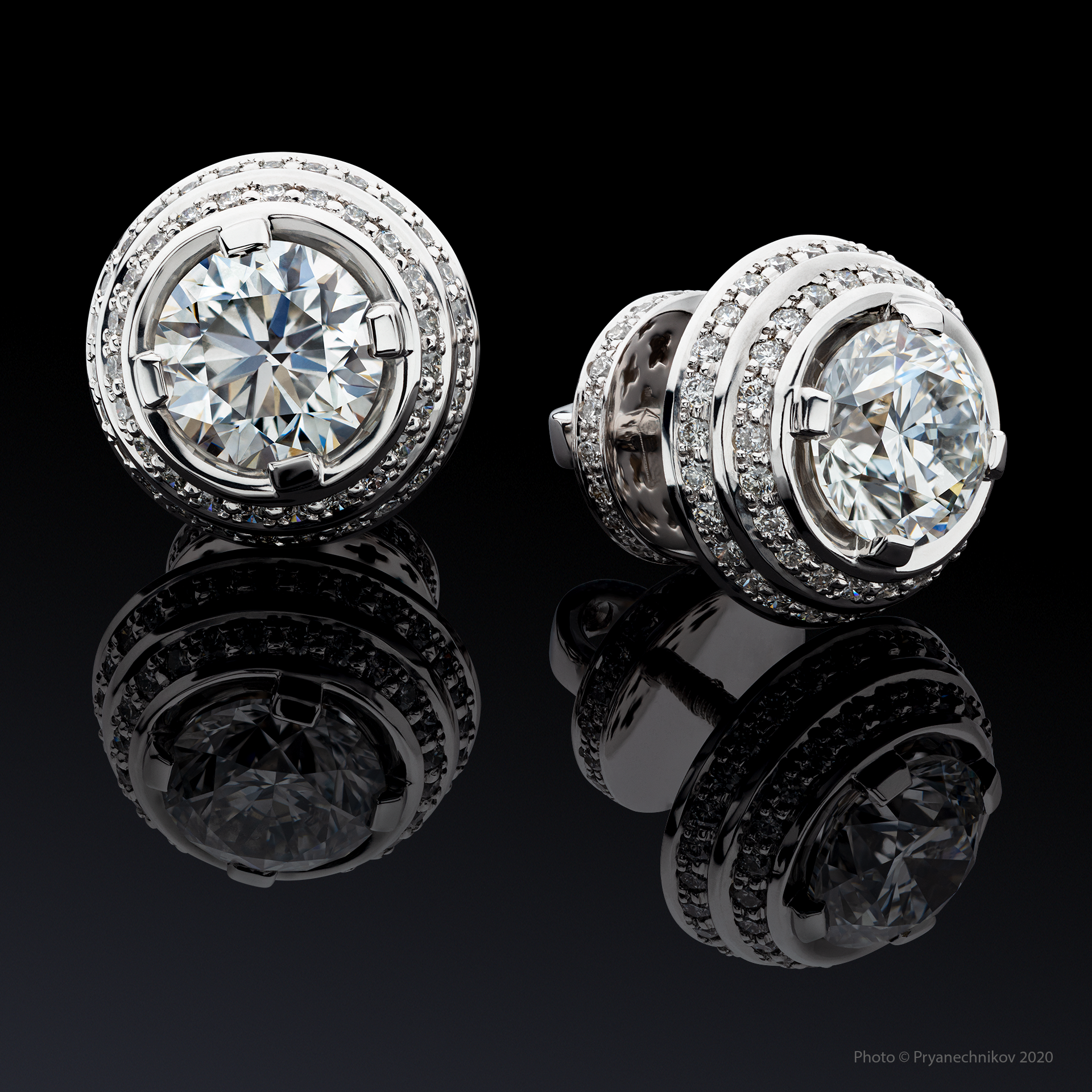 Рекламное фото ювелирных изделий с бриллиантами и драгоценными камнями