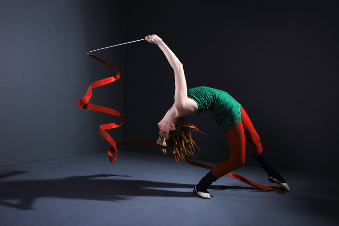 Гимнастка с лентой