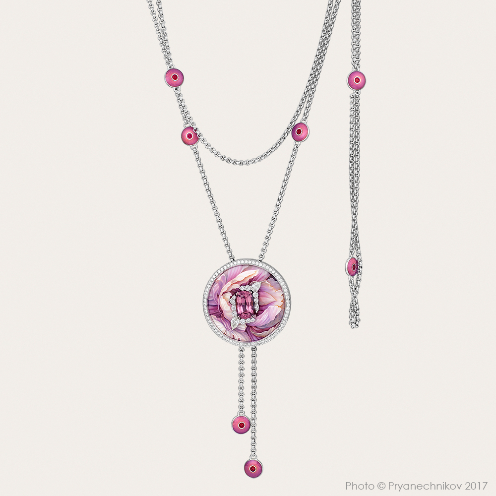 Фото ювелирных изделий с драгоценными камнями, бриллиантами и эмалью 