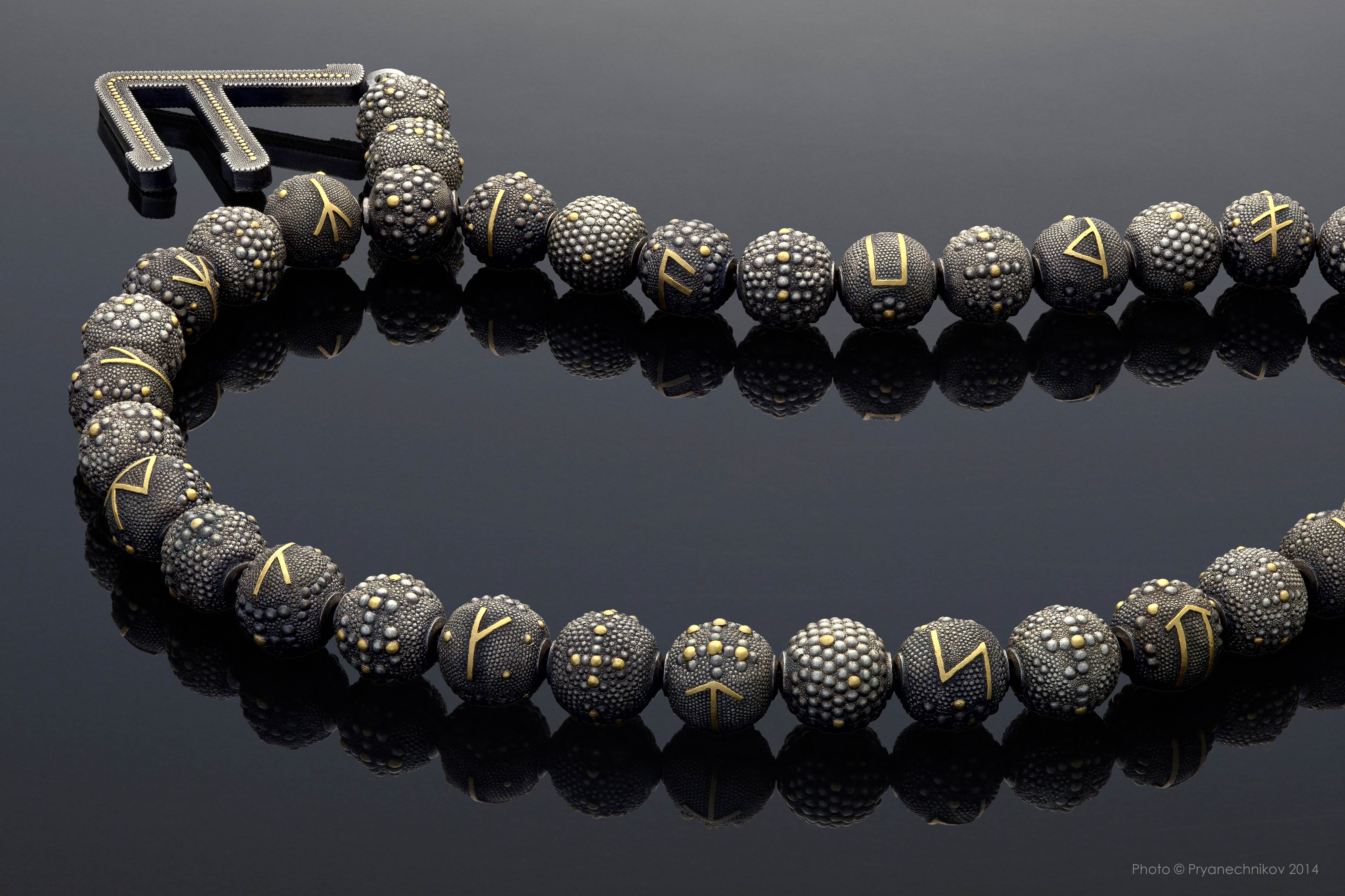 Фото культовых, тотемных и символичных украшений