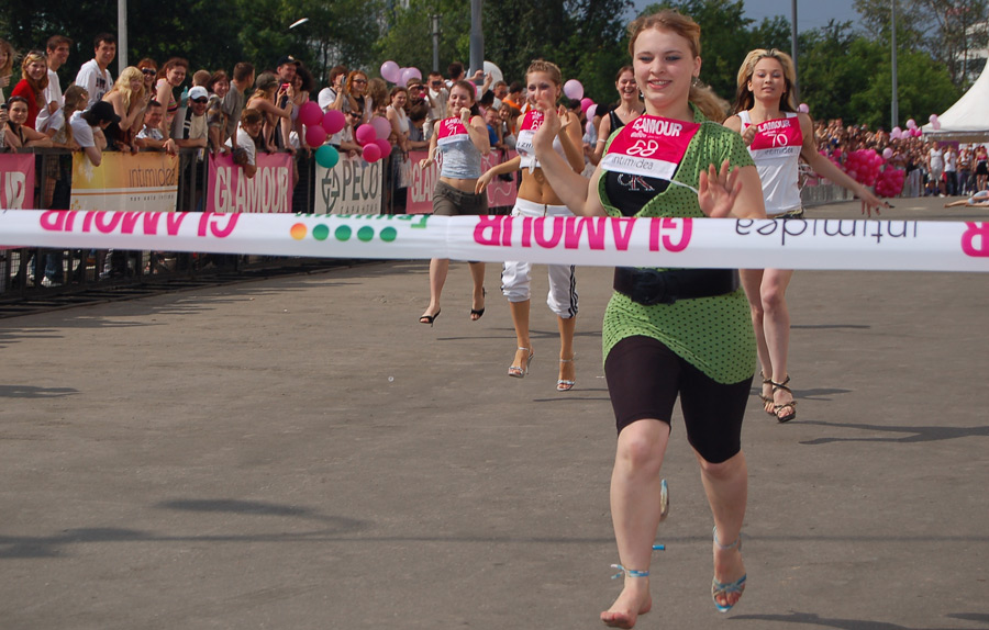 забег на шпильках