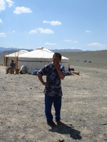 Монгол и его жилище