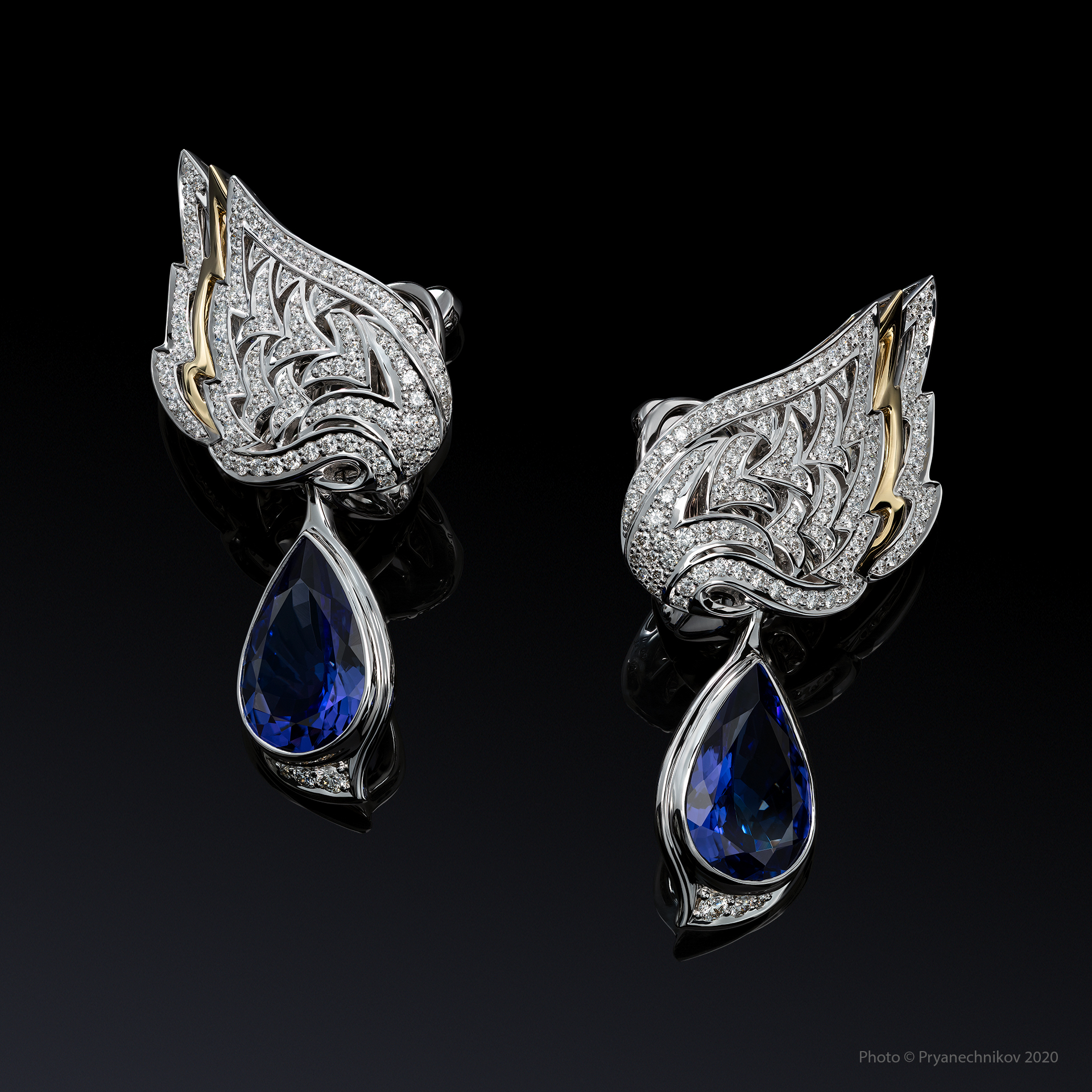 Рекламное фото ювелирных изделий с бриллиантами и драгоценными камнями