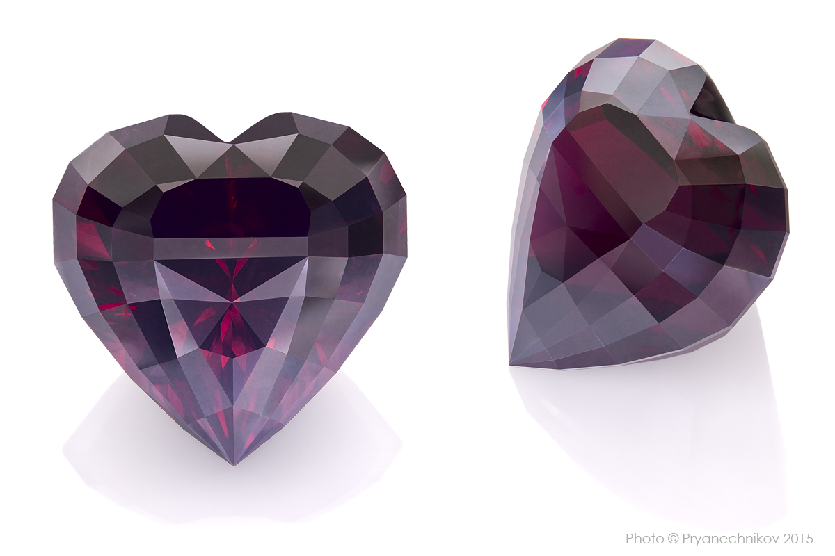 Рекламное фото Драгоценных камней. Огранка. Родолит Diamond Jewellery