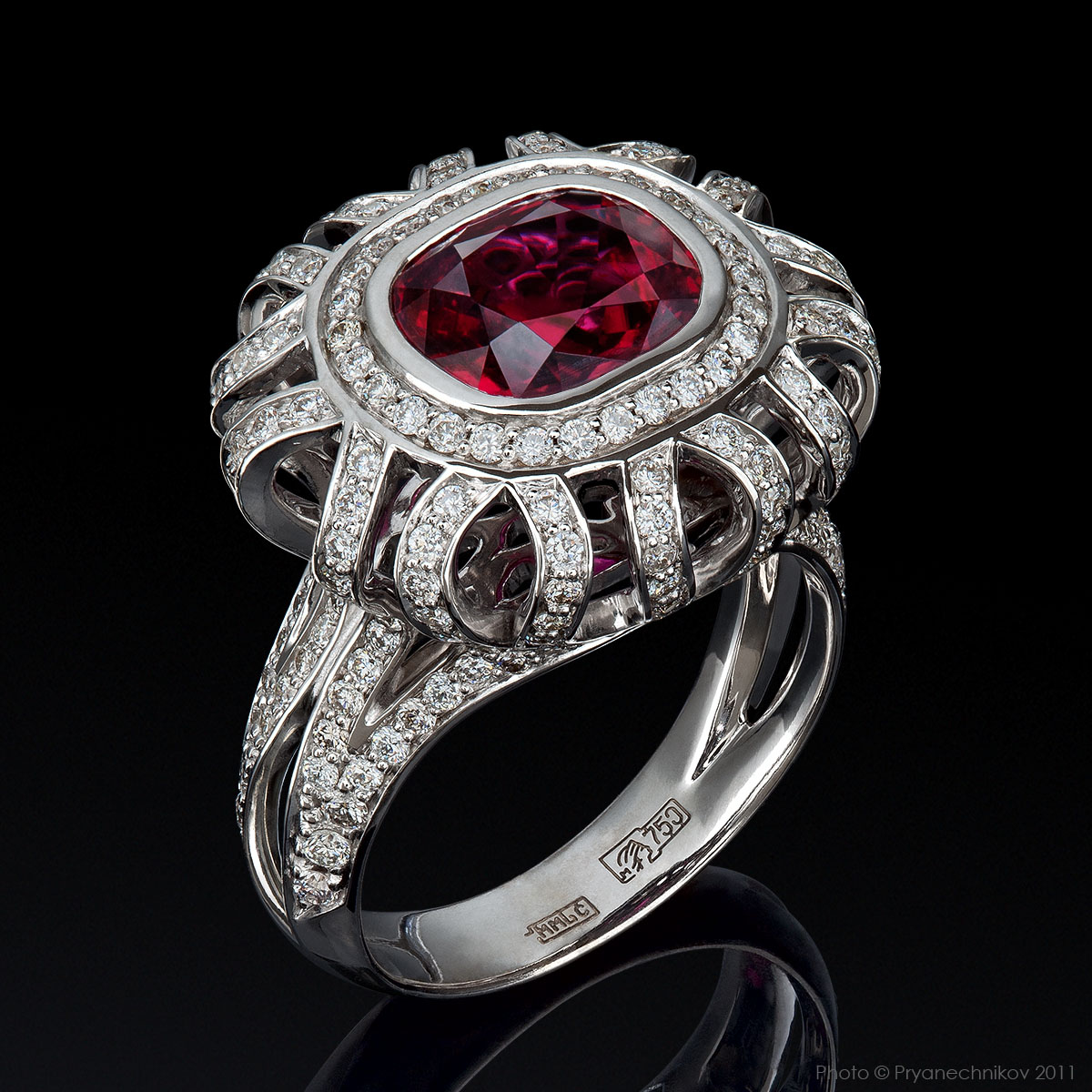 Фото ювелирных изделий из золота с бриллиантами и драгоценными камнями