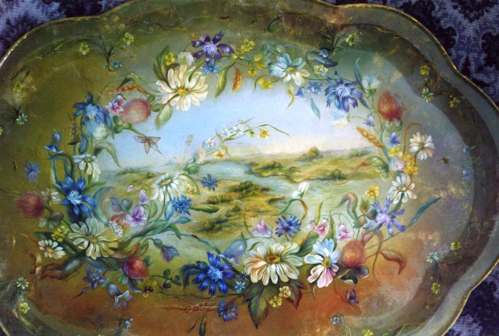 Дремлют летние просторы.