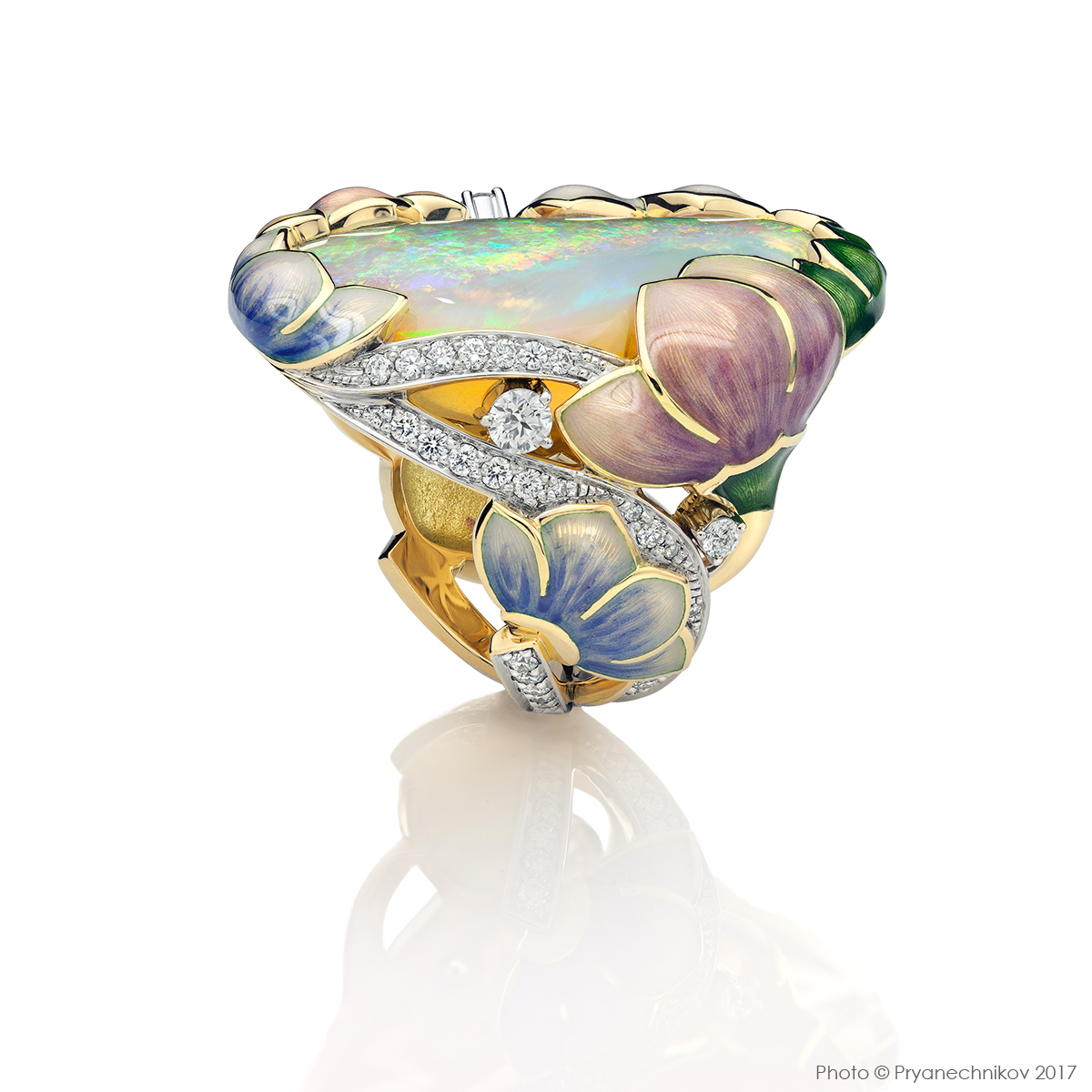 Рекламное фото ювелирных изделий и драгоценных камней. Precious Gems