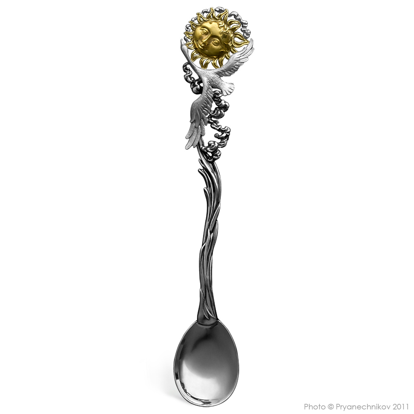 Рекламная фотосъемка. Фото изделий из серебра с позолотой.