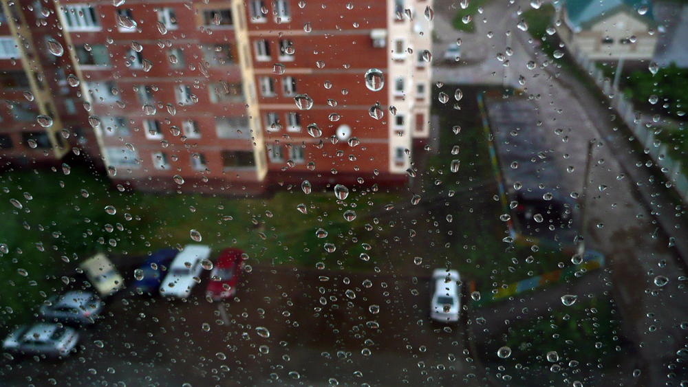 капли на окне