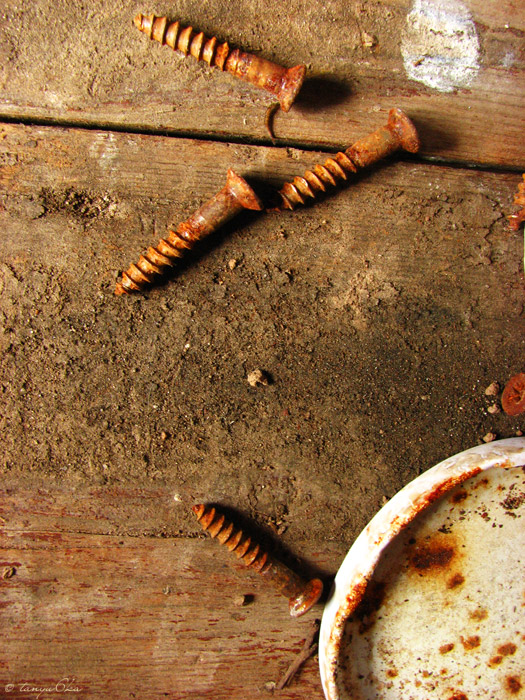 Четыре ржавых гвоздя