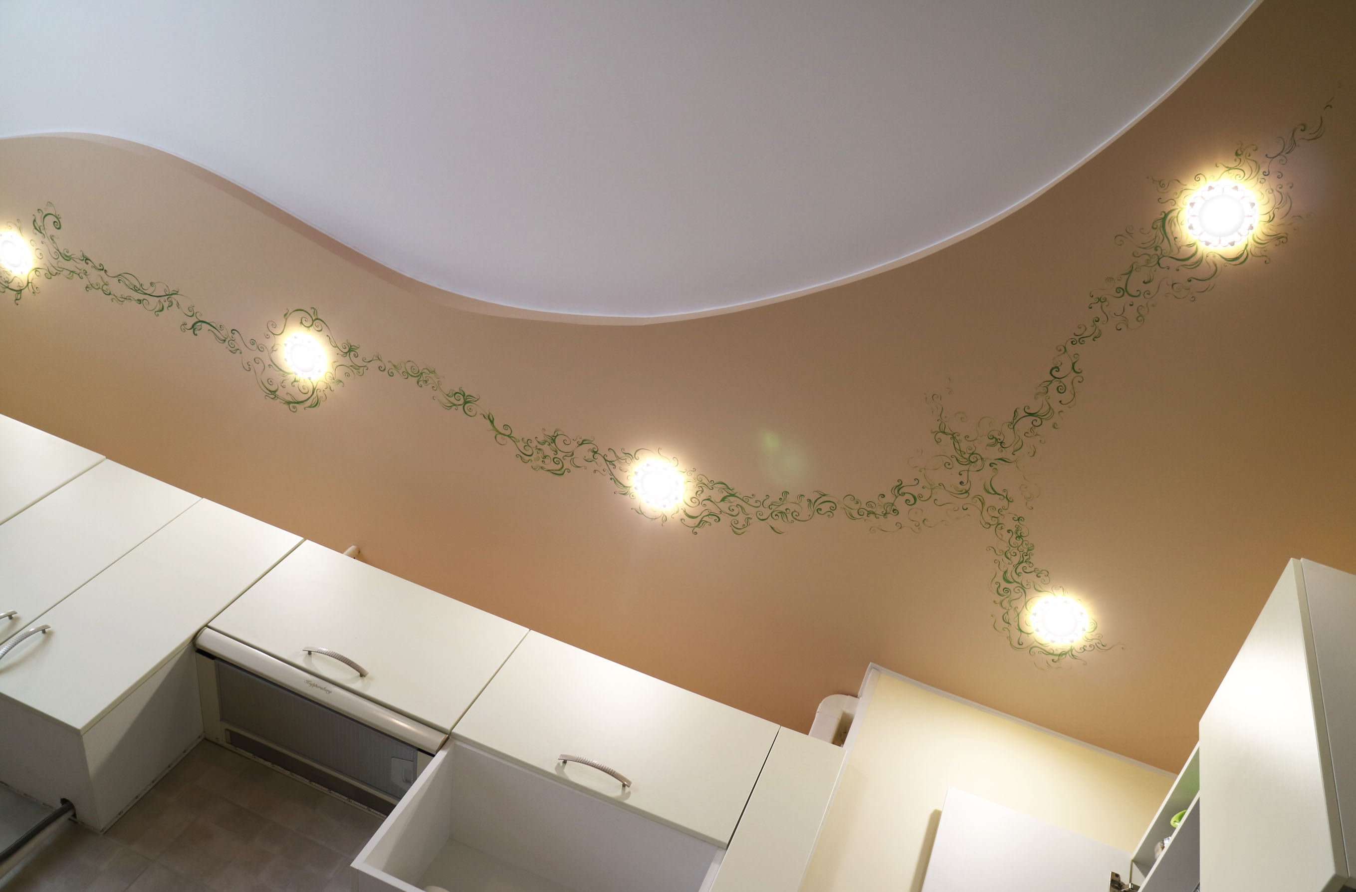 Роспись в гостинной "Крым"