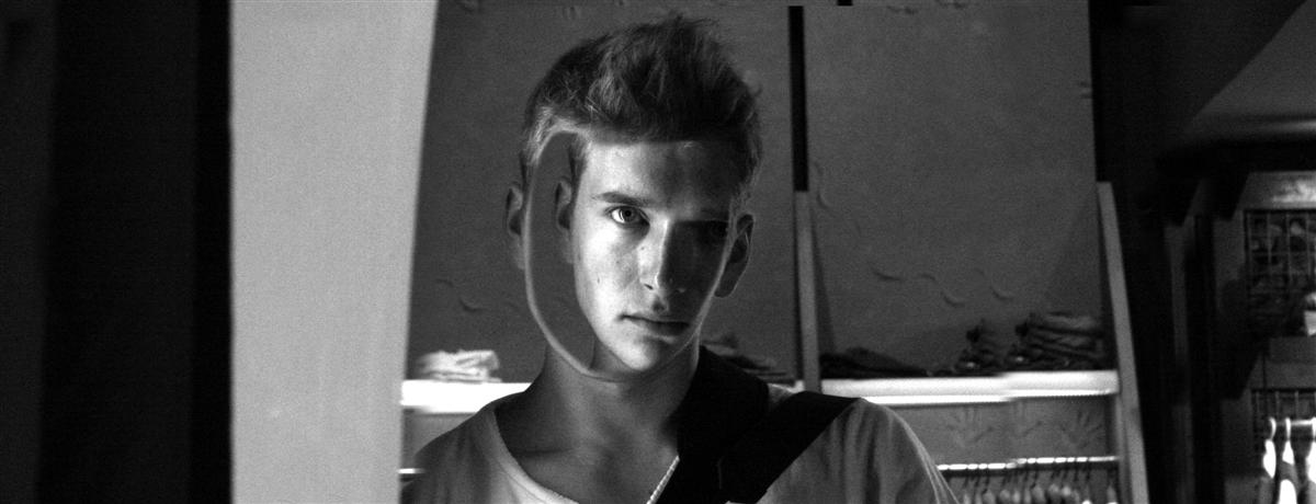 Тони в Тони