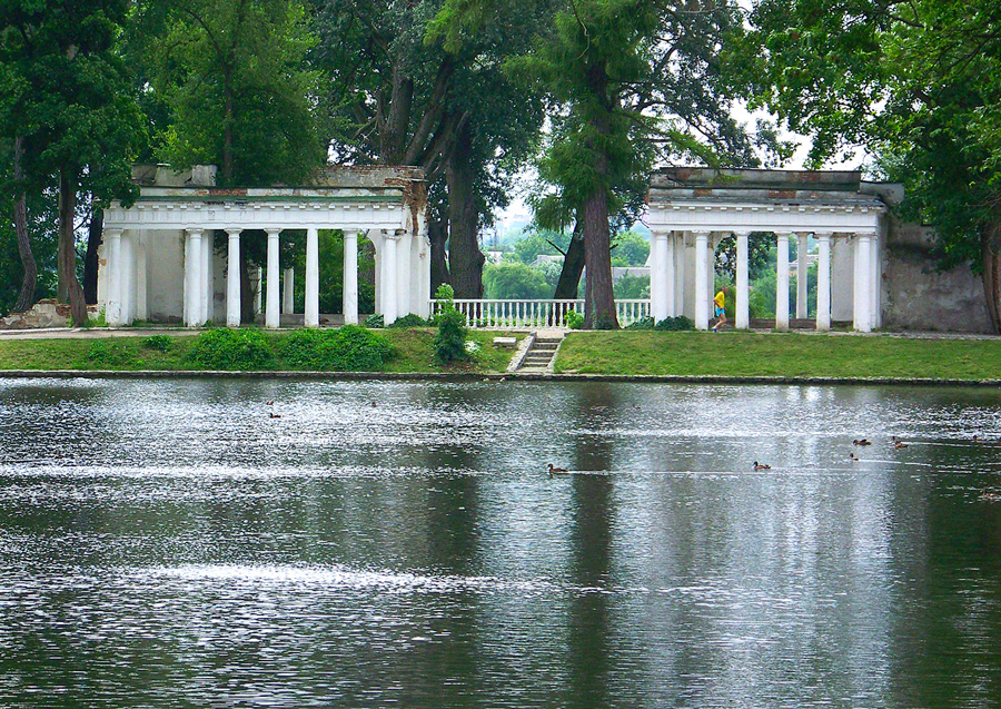 Дендропарк "Олександрія" - Вид на "Руїни"