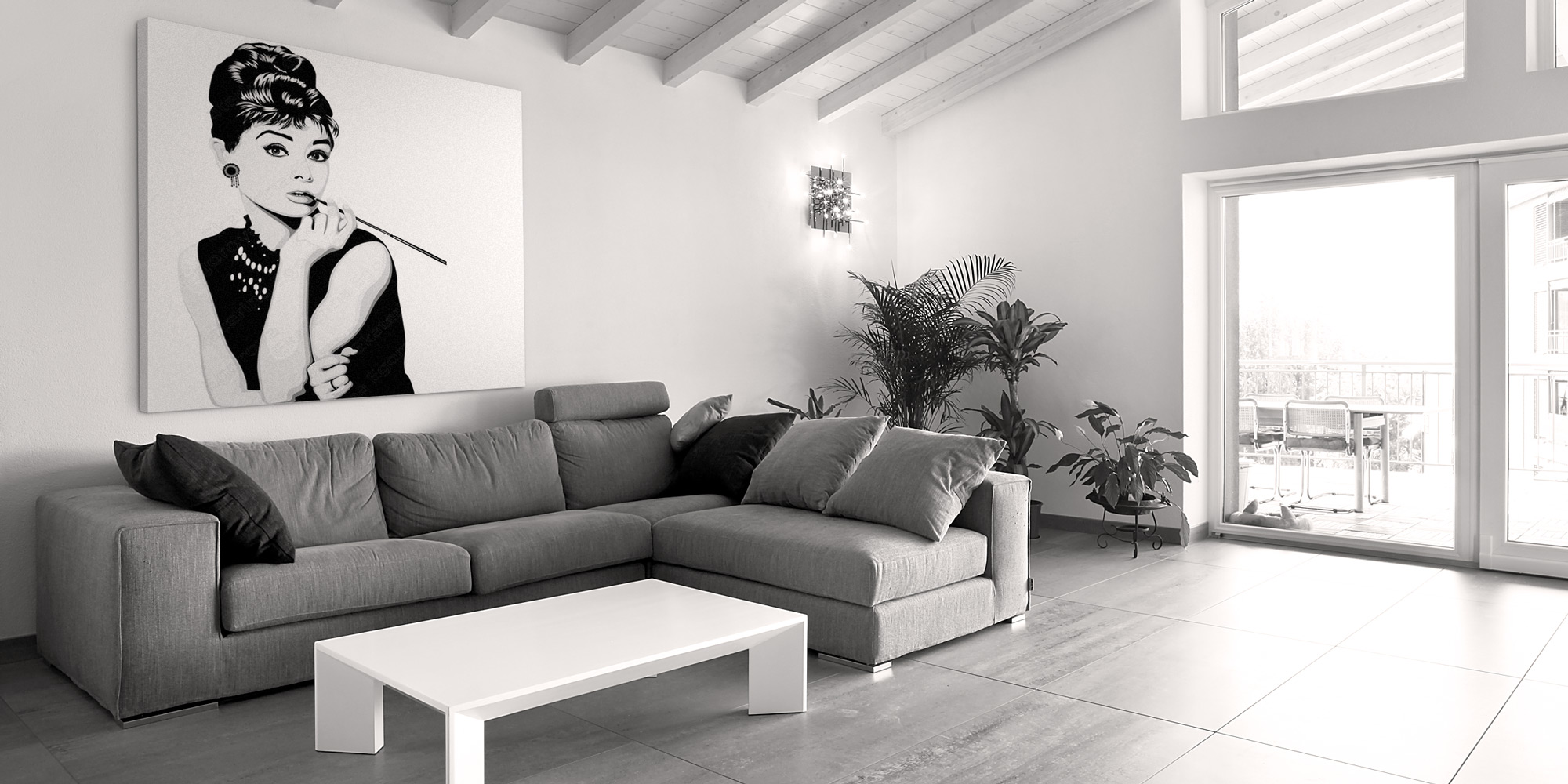 Одри в интерьере