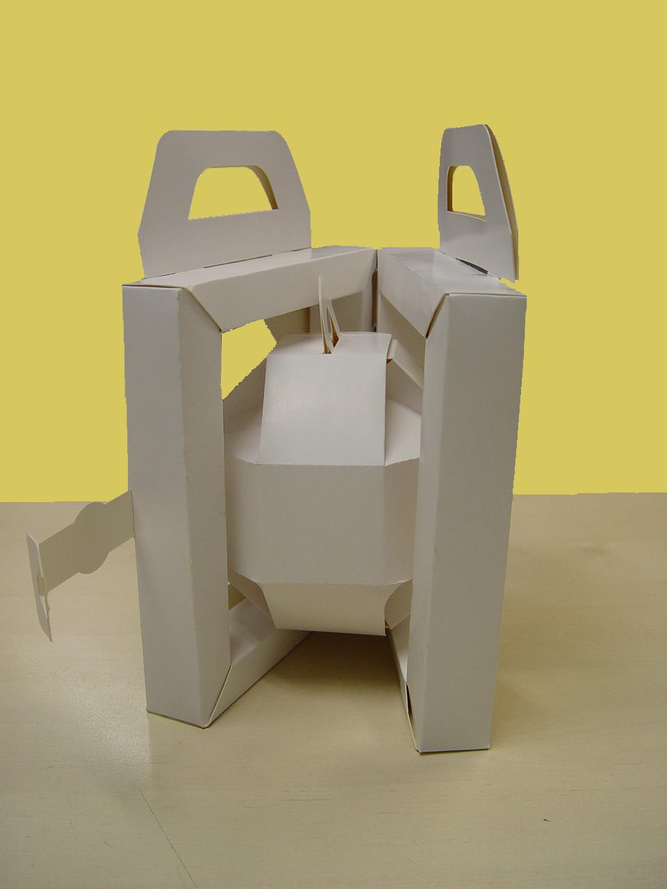 Нестандартная подарочная картонная упаковка