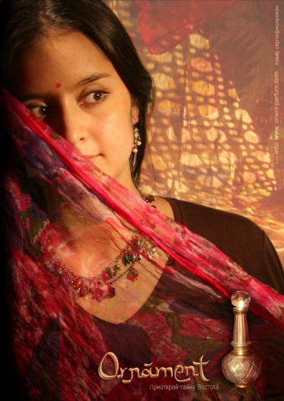 Рекламный плакат для парфюма "Ornament"