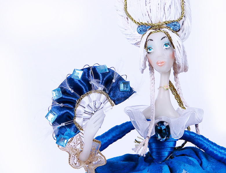 "Арманда в перьях" цернит, текстиль 45см 2009г