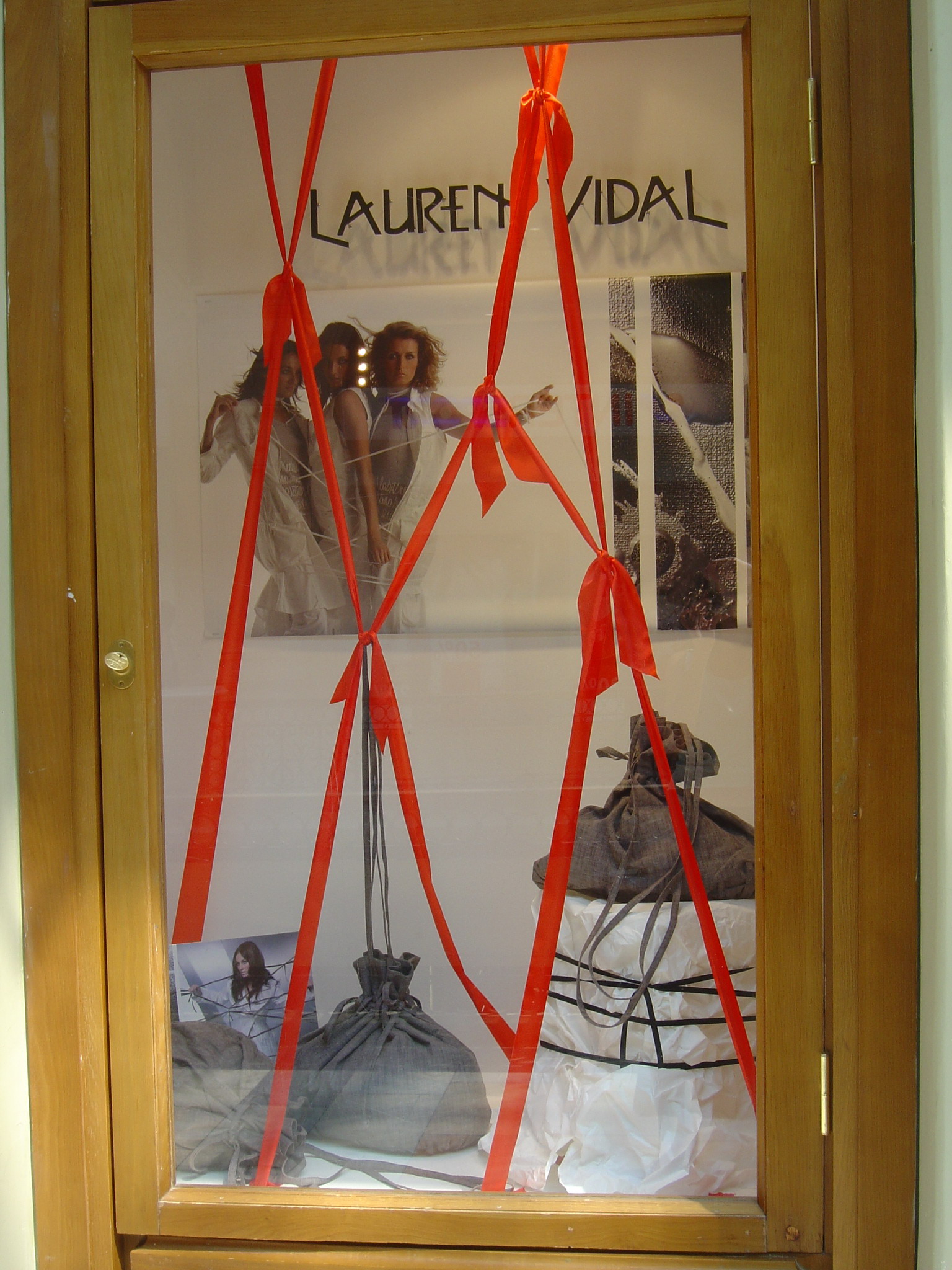 Оформление салона LAUREN VIDAL в ТЦ "ГУМ"