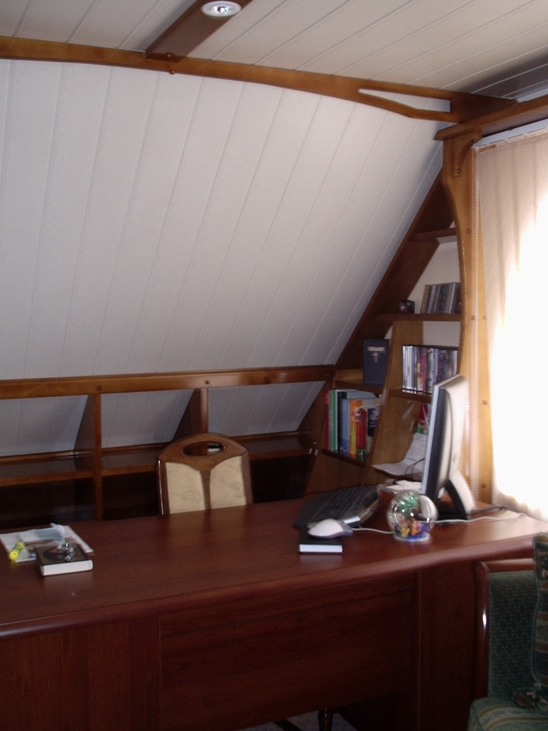 кабинет на мансарде