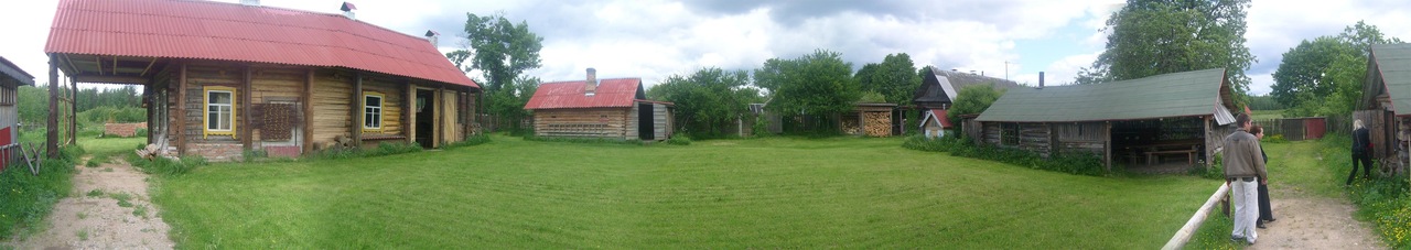 Двор агроусадьбы "Лесные дали" д.Мокрадь