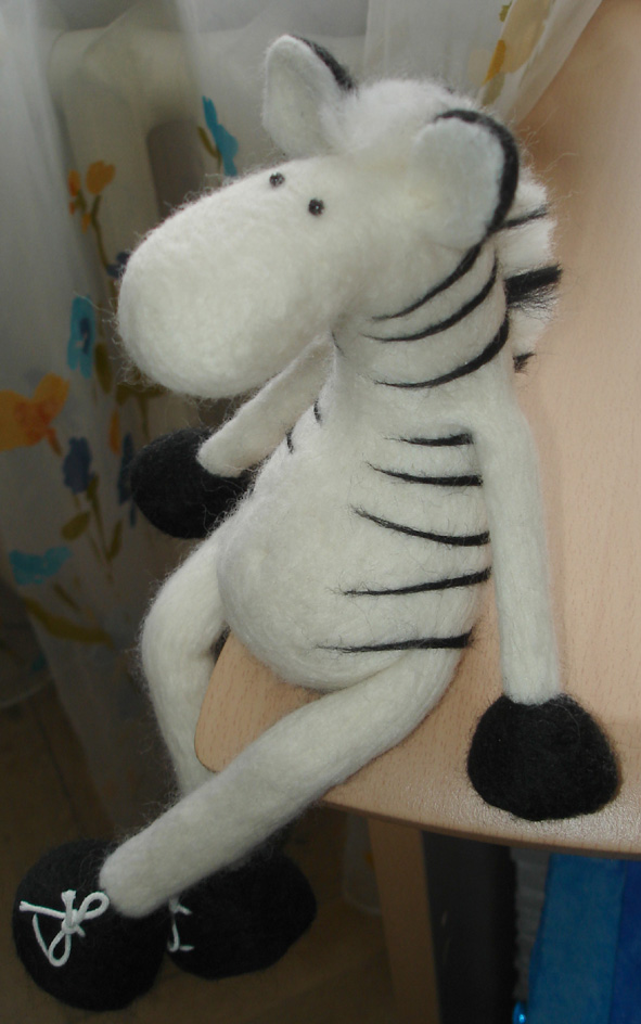 Зебра, войлок