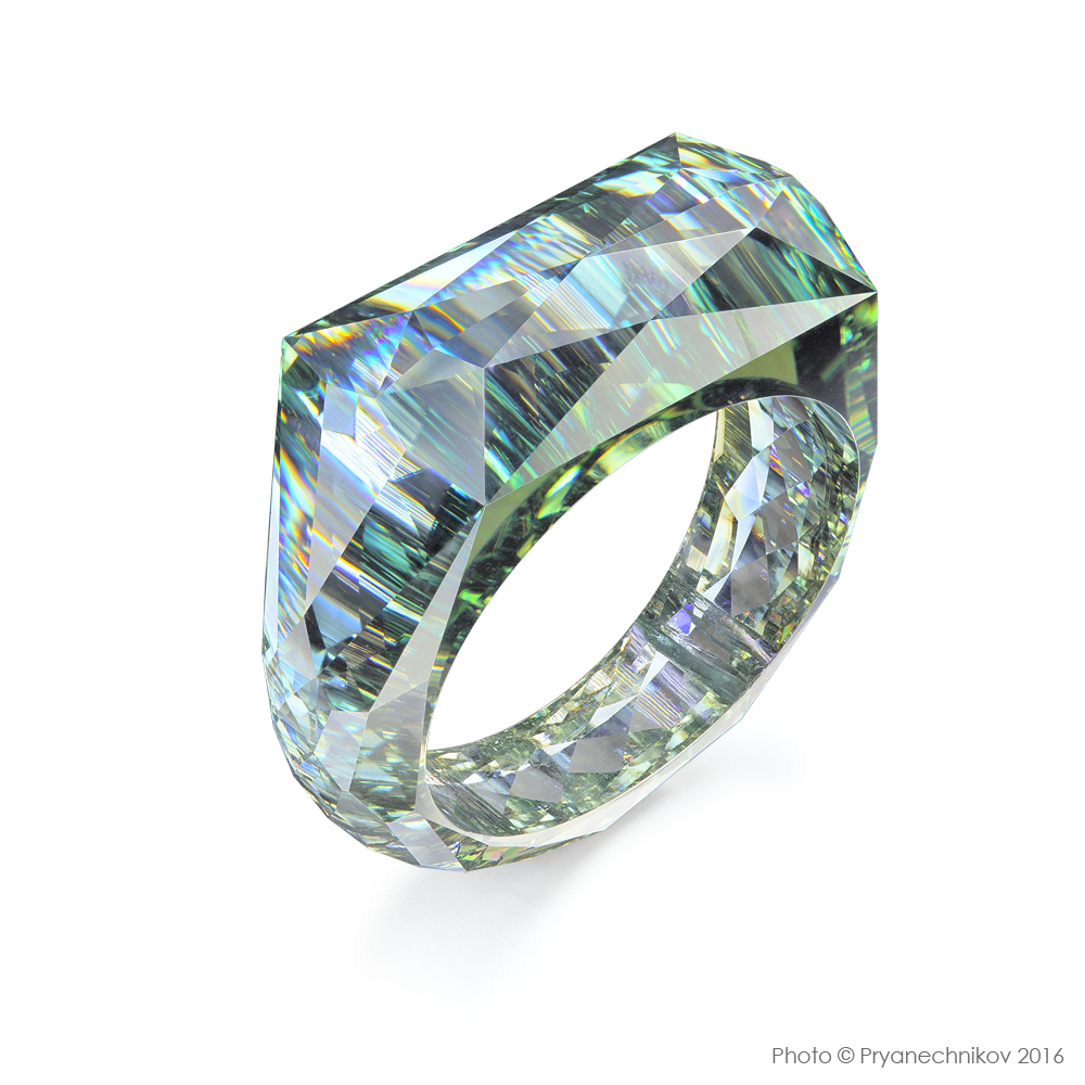 Рекламное фото Драгоценных камней. Муассанит. Diamond Jewellery