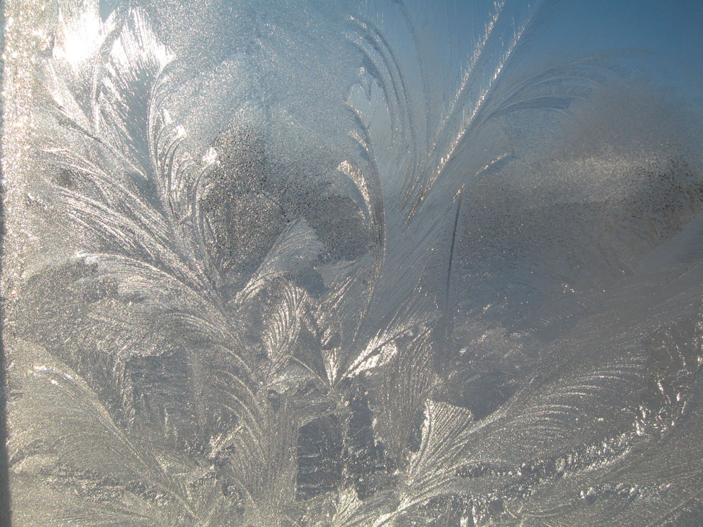 зима создает картины