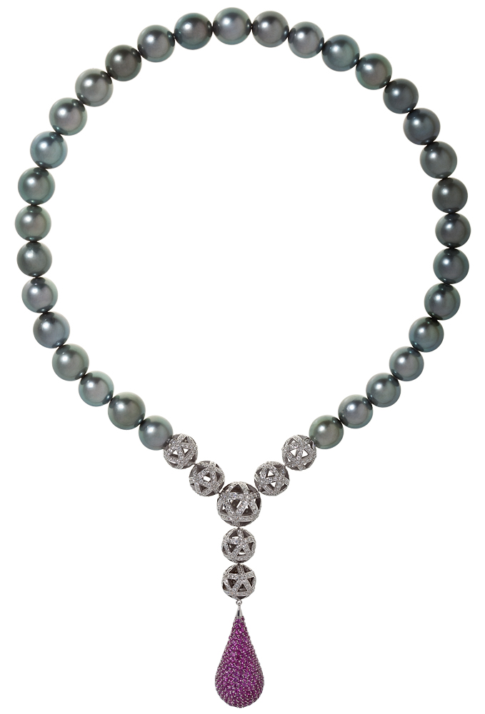 Фото ювелирных изделий с Бр-тами, рубинами жемчугом Diamond Jewellery