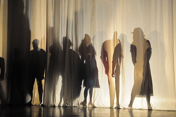 "За кулисами"