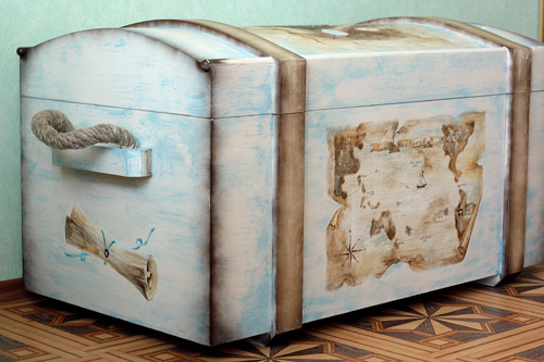 Сундук в детскую комнату