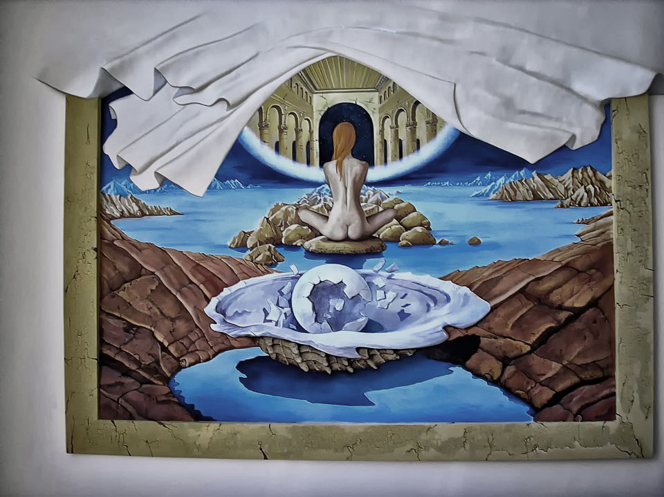 Роспись с барельефом