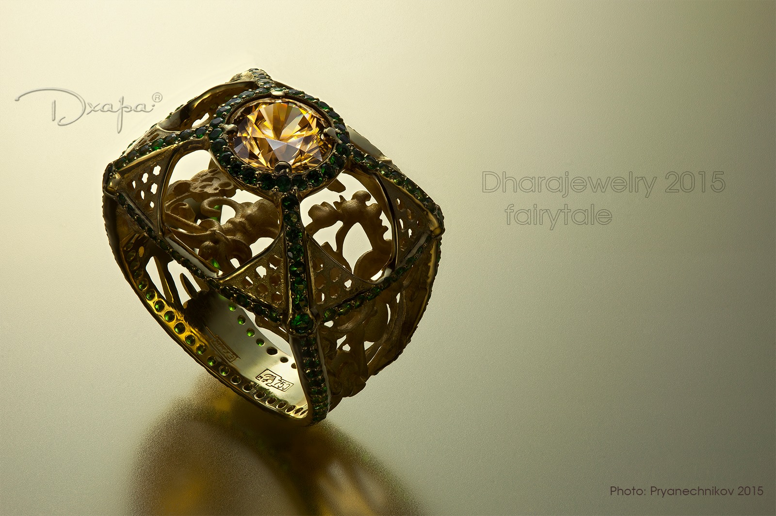 Рекламное фото ювелирных изделий. Дхара Dhara Diamond Jewellery