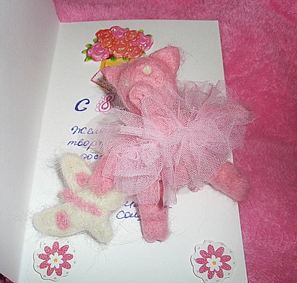 Свинка-балеринка из войлока