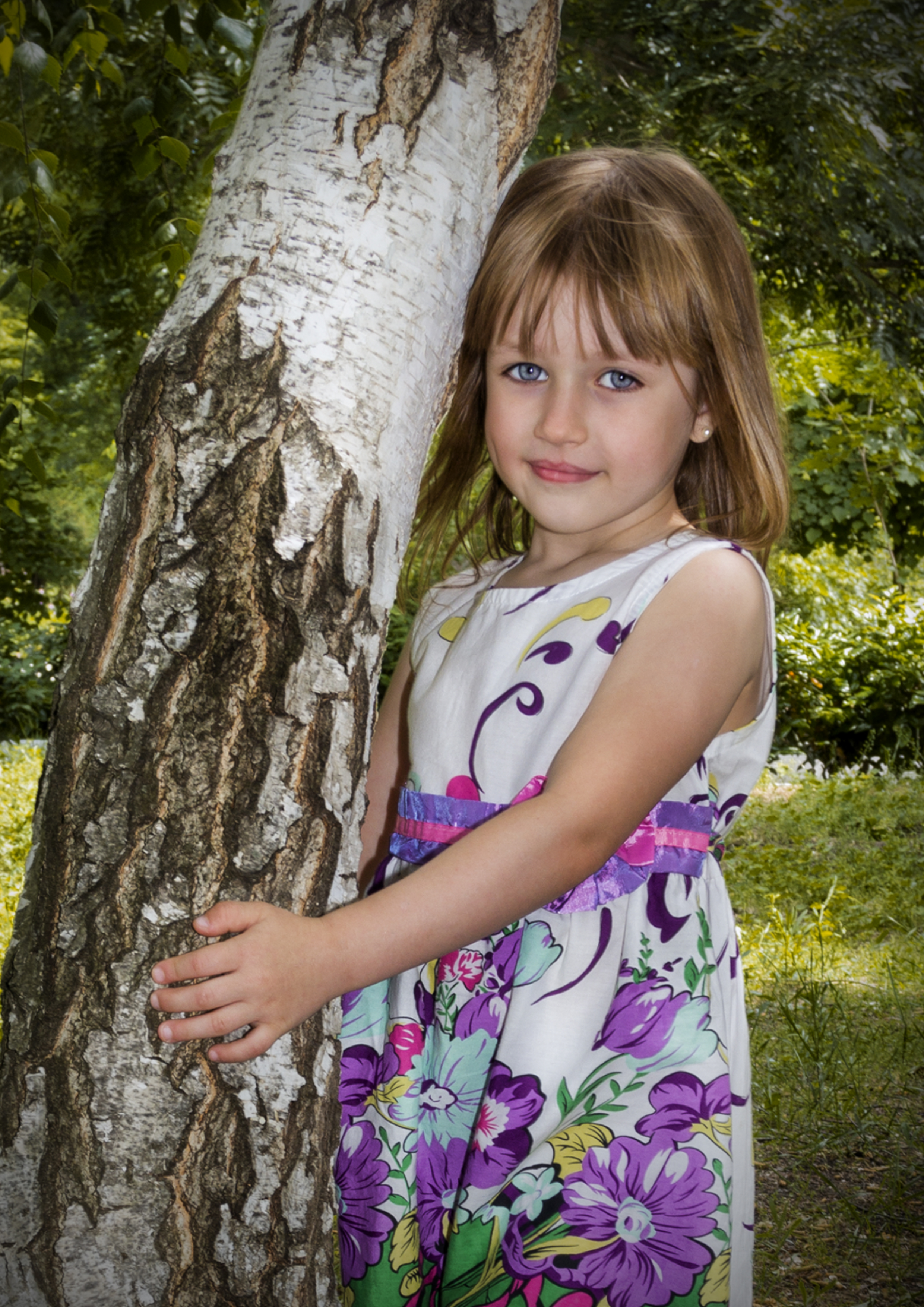 девочка и берёза