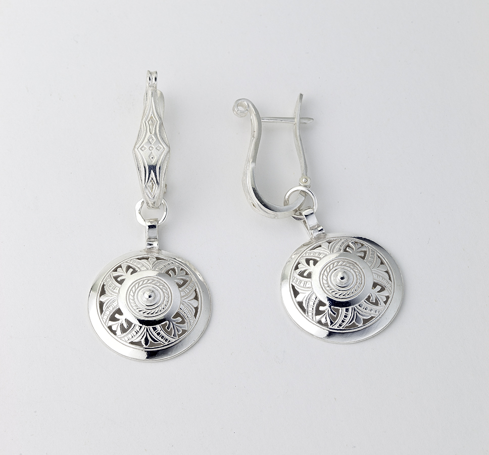 Фото ювелирных изделий из серебра. Diamond Jewellery