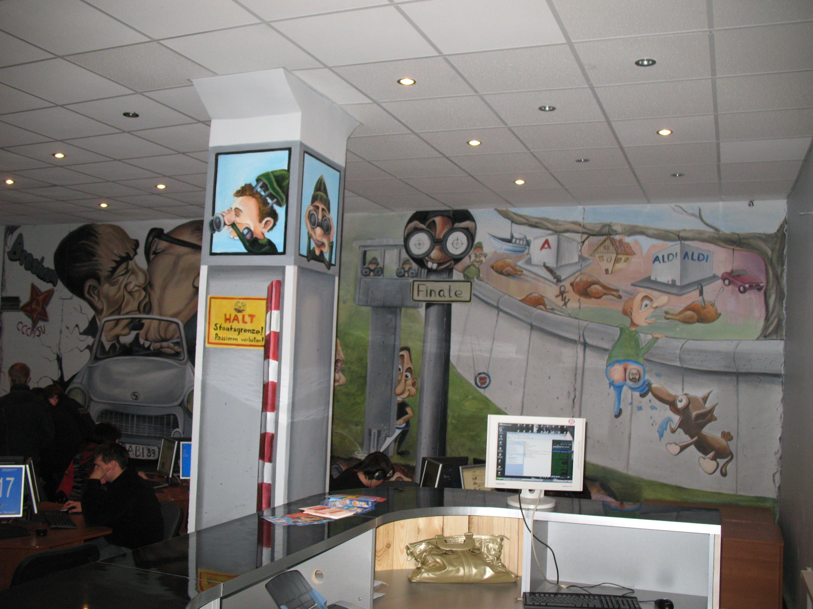 роспись стен в интернет-салоне