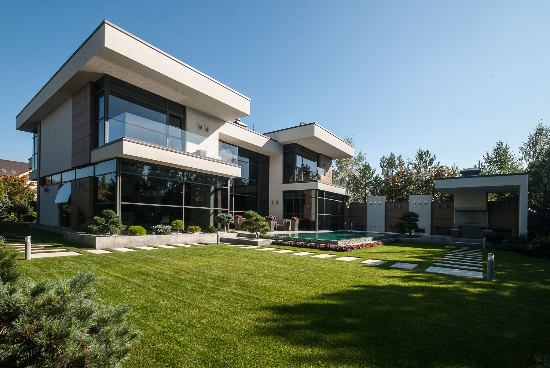 дом в стиле МИНИМАЛИЗМ (фасады)