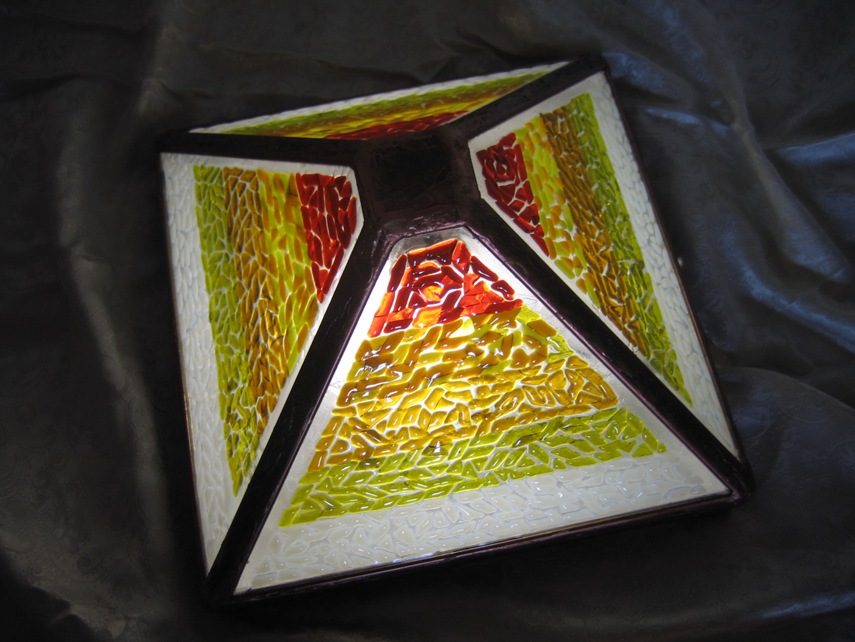 светильник " пирамида"