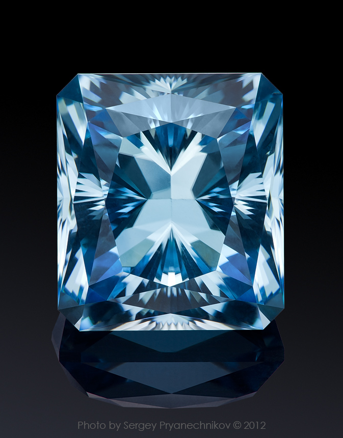 Рекламное фото Драгоценных камней. Precious Gems. Огранка